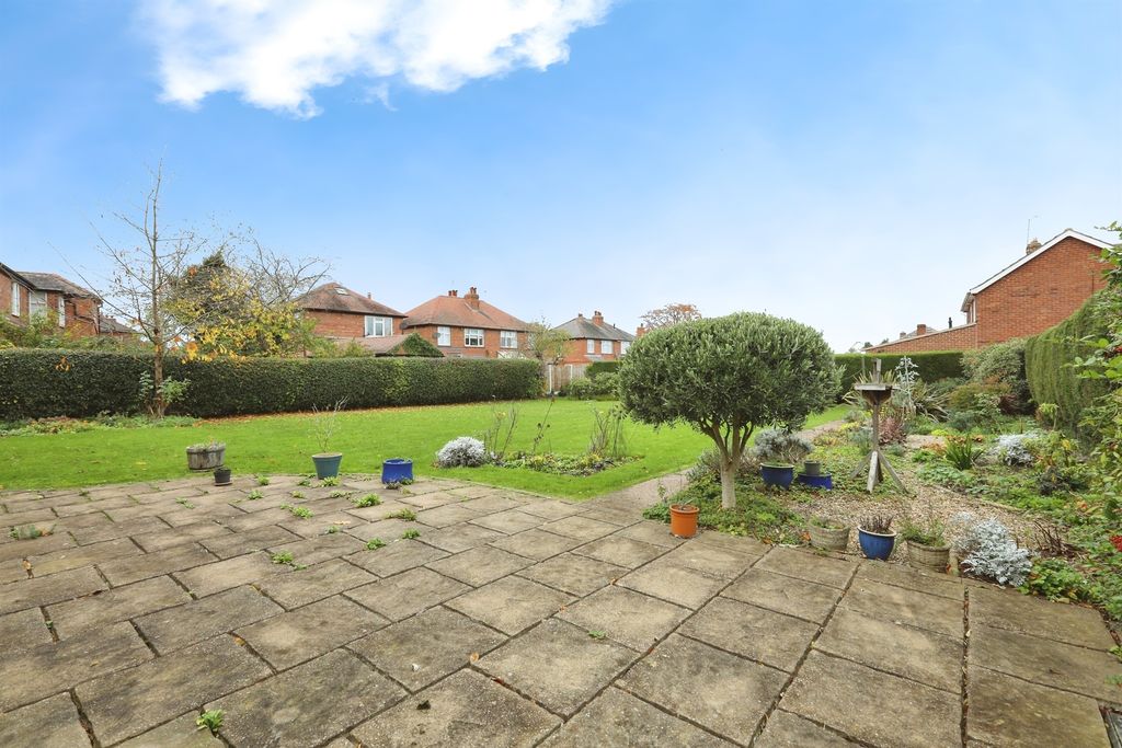 Property photo 3 of 17