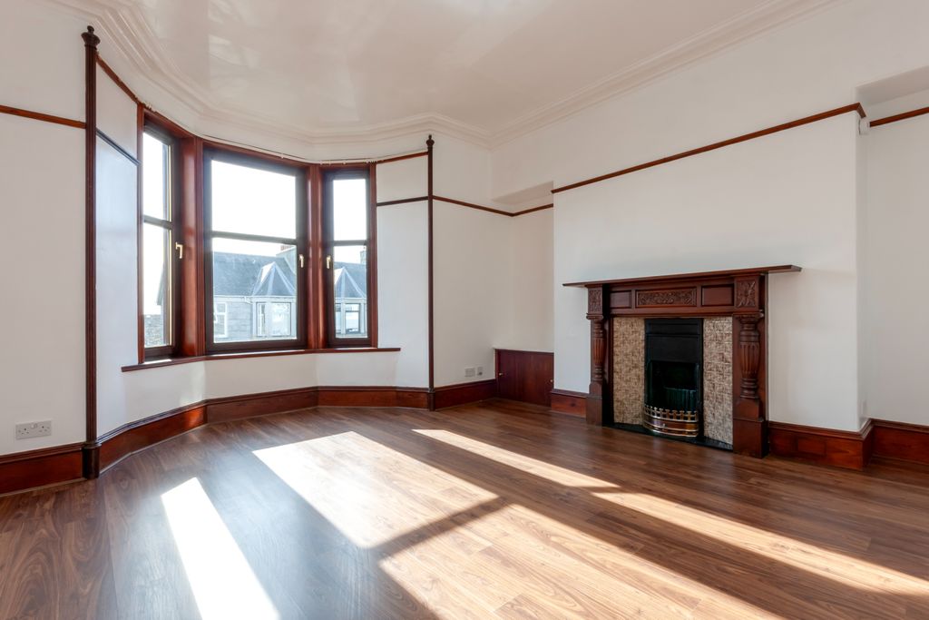 Property photo 1 of 30