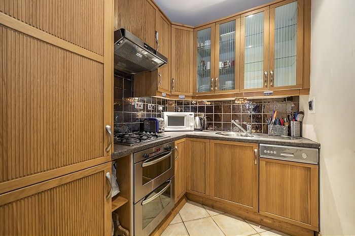 Property photo 2 of 10 Kitchen