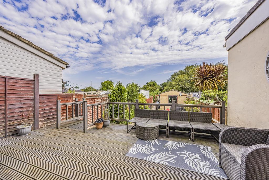 Property photo 2 of 21 111 Stanley Avenue, Baffins-Porticomarketing-Soldb