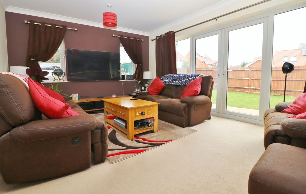 Property photo 3 of 19