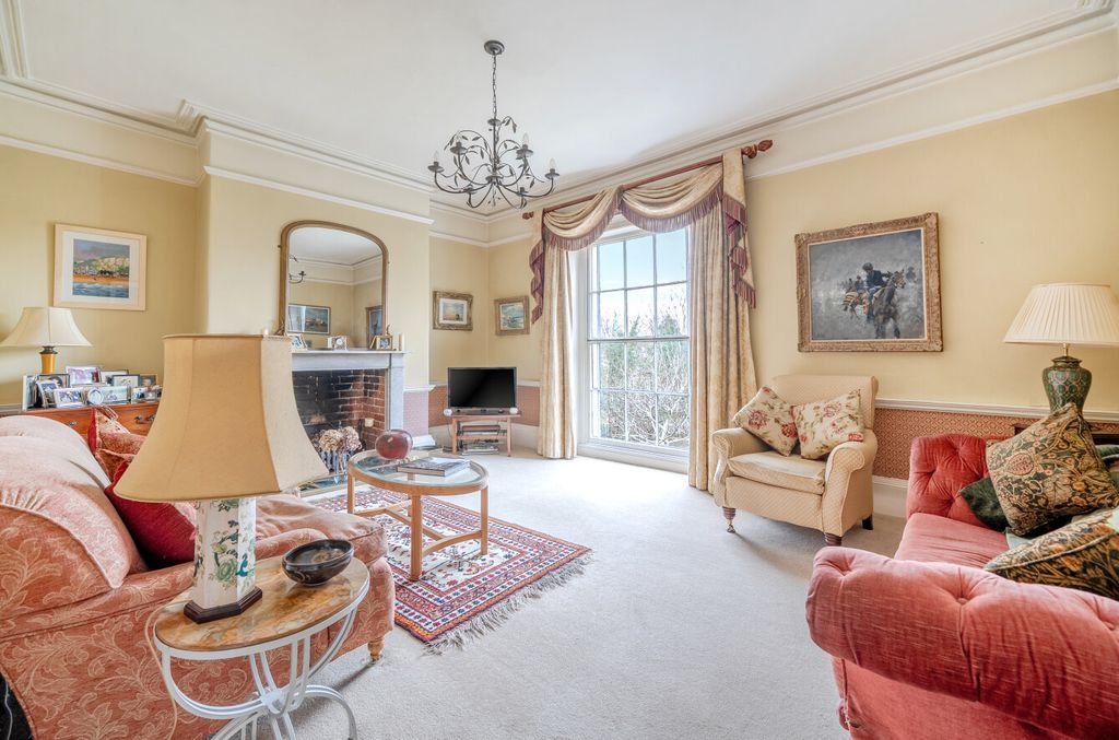 Property photo 3 of 21 1406572-18-697B8B...