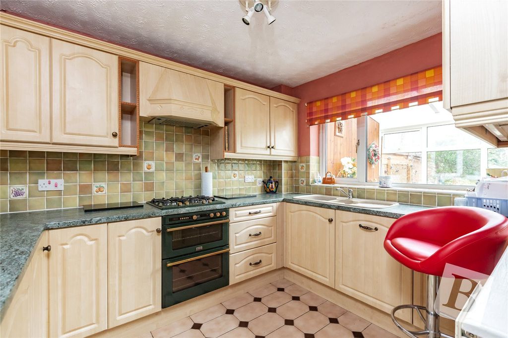 Property photo 3 of 16 Kitchen