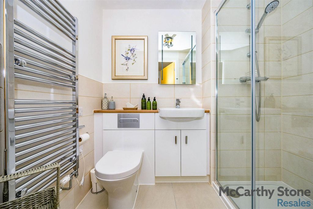 Additional image 7 of 2 bed flat for saleGreat North Road, Hatfield AL9