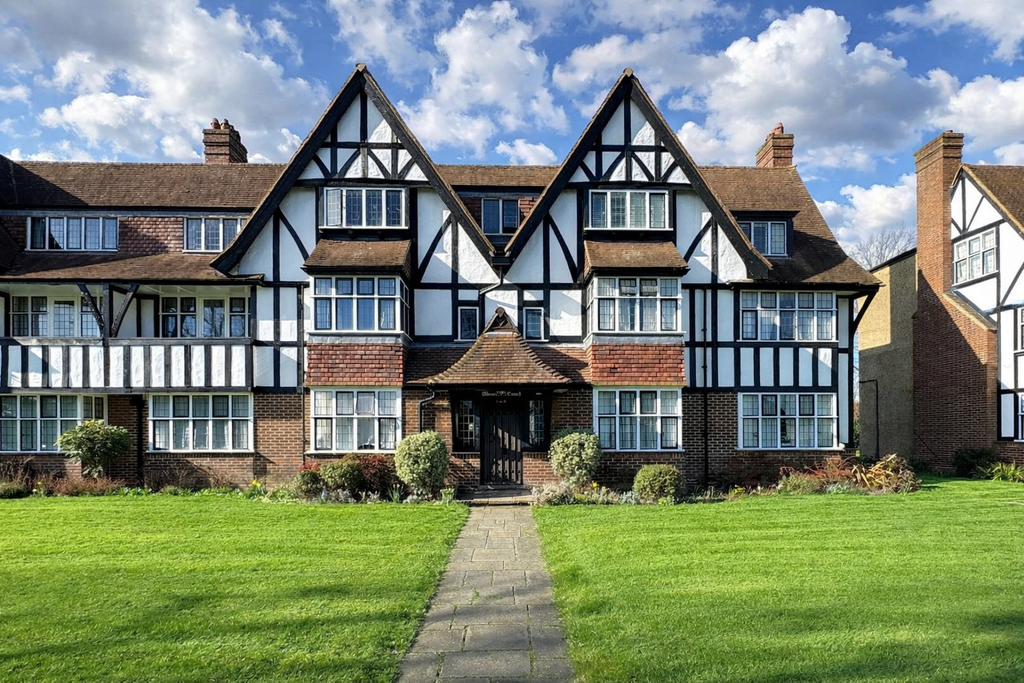 Property photo 1 of 8