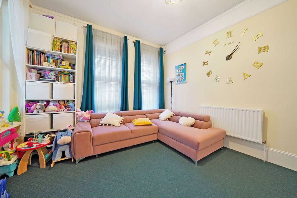Property photo 1 of 13