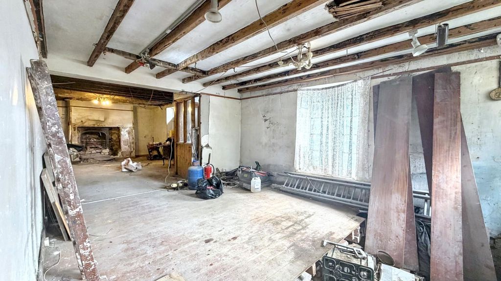 Property photo 3 of 16