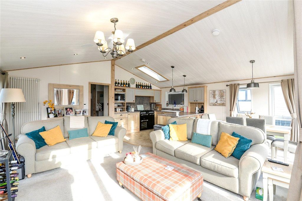 Property photo 2 of 15 Picture No. 26