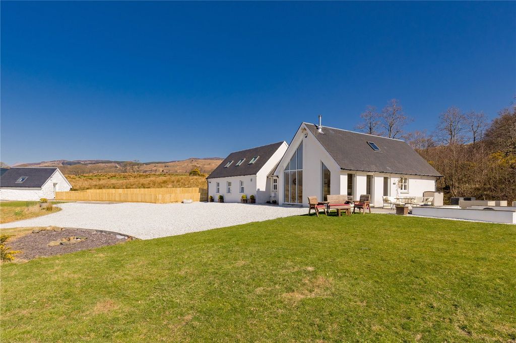 Property photo 3 of 31 Arrochymore Cottage