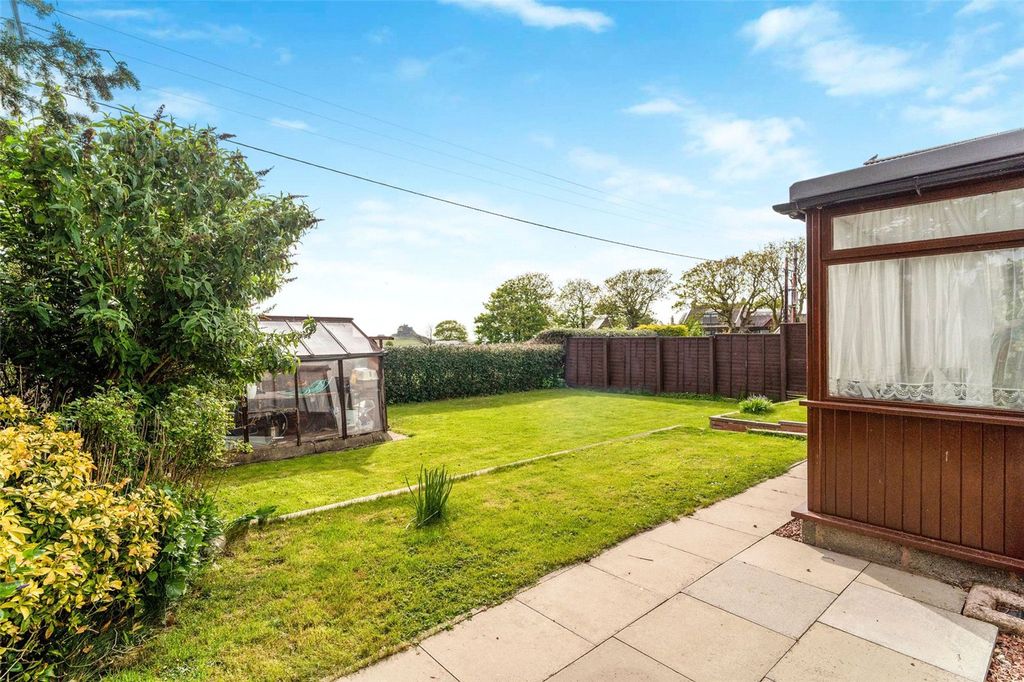 Property photo 2 of 43 Garden