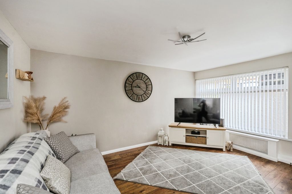 Property photo 3 of 18 Photo