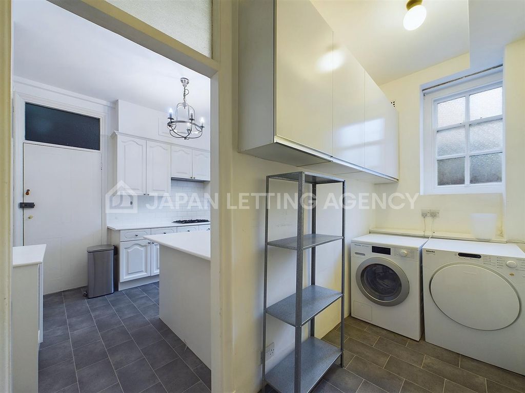 Property photo 3 of 11 Cam02206G0-Pr0139-Still013.Jpg