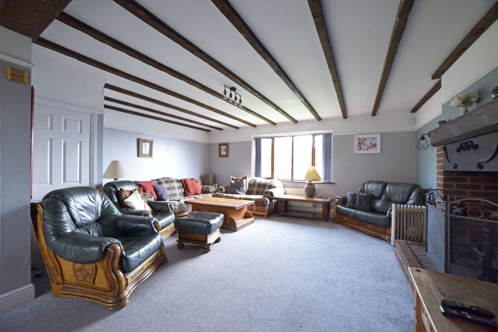 Property photo 3 of 10