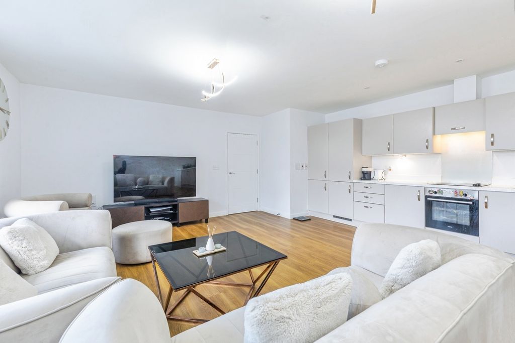 Property photo 2 of 13 Pbox-Img.Jpg