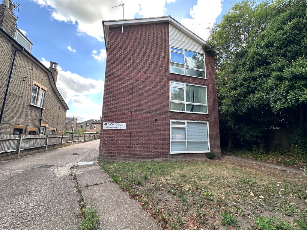 Property photo 2 of 17