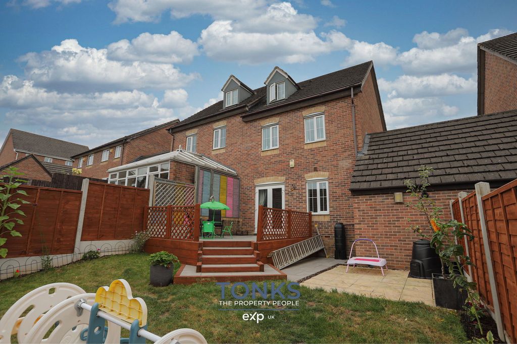 Property photo 2 of 21