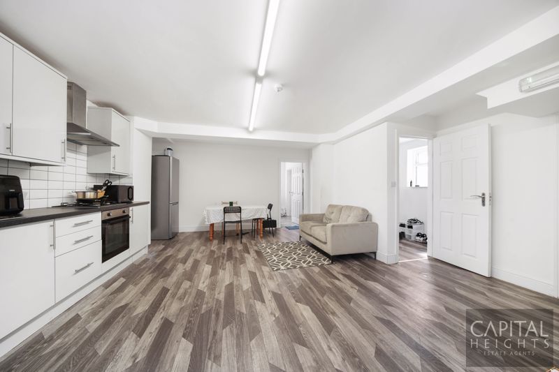 Property photo 1 of 12 Photo 7