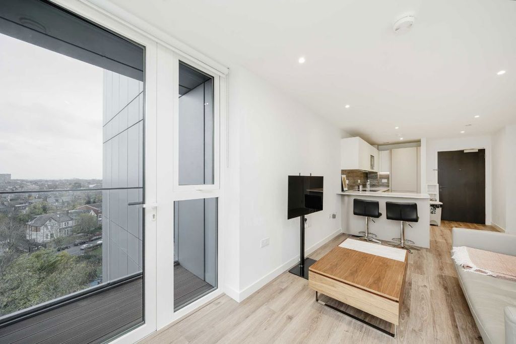 Property photo 3 of 9