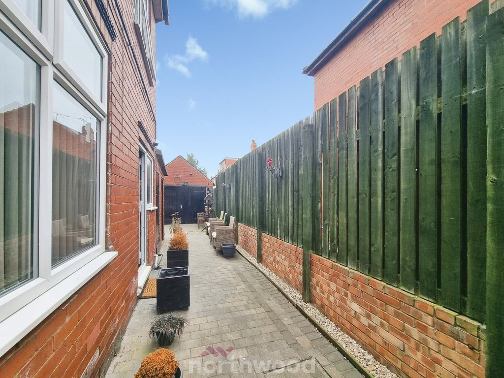 Property photo 3 of 29