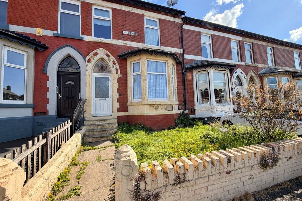 Property photo 1 of 11