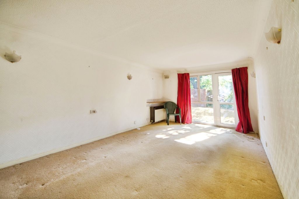 Property photo 2 of 15 Photo