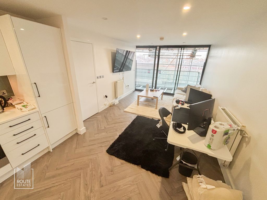 Property photo 1 of 14 Photo 12