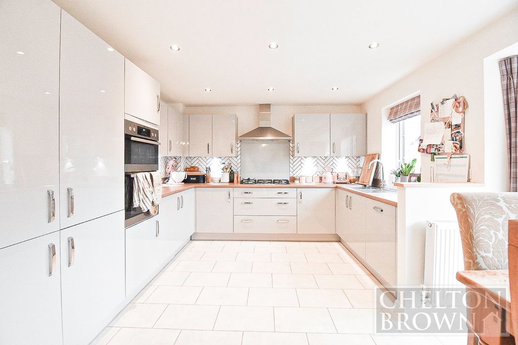 Property photo 2 of 26 Kitchen &amp; Diner