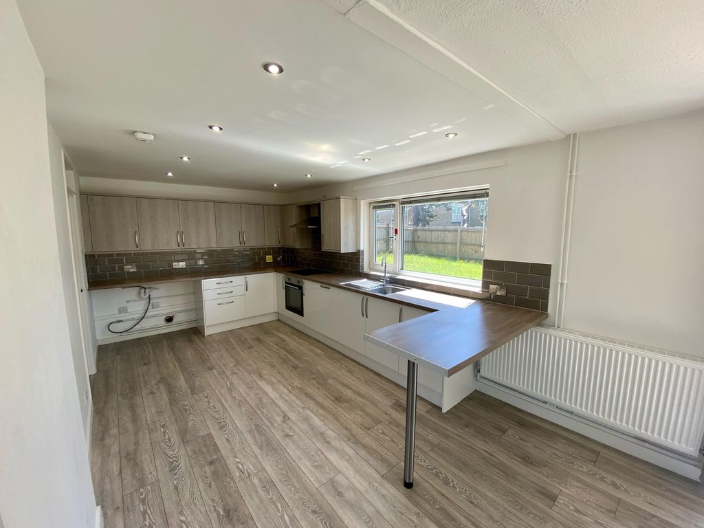 Property photo 3 of 10 View