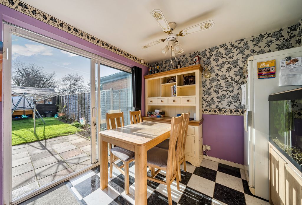 Property photo 2 of 11 1420580-13-699Dba...