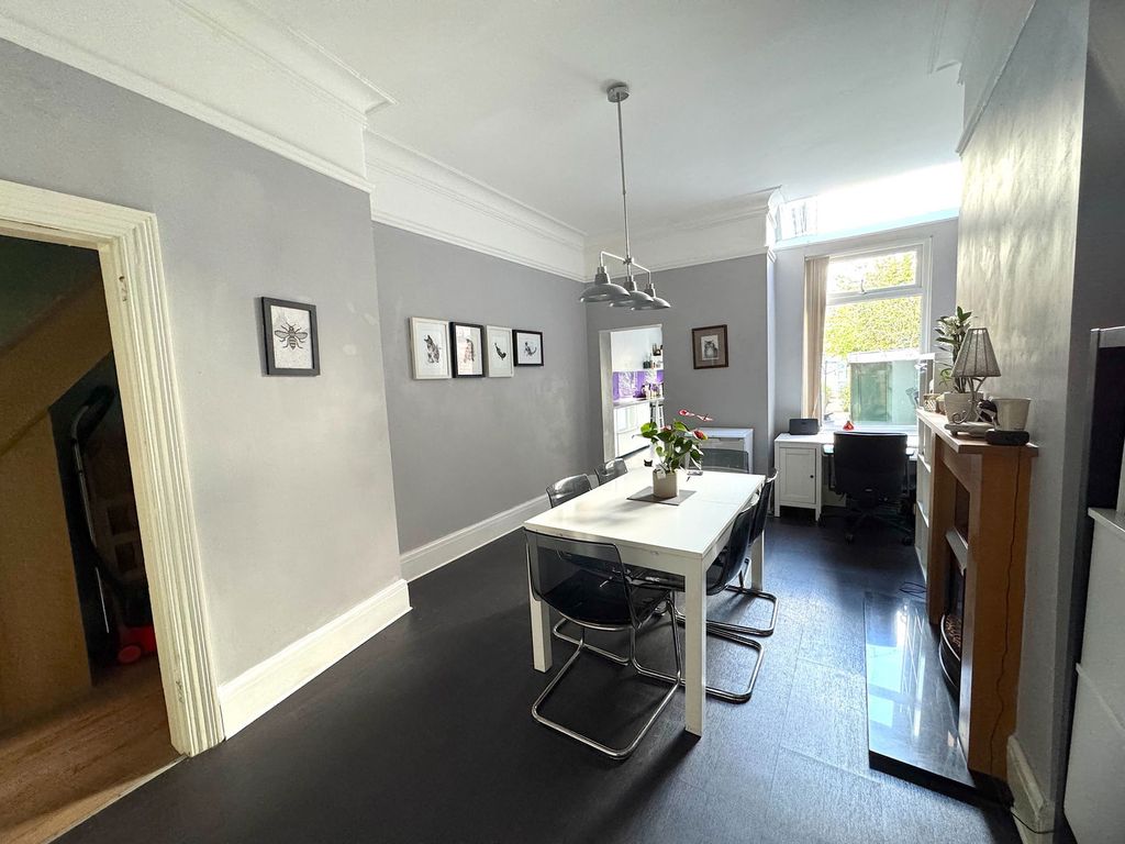 Property photo 3 of 24