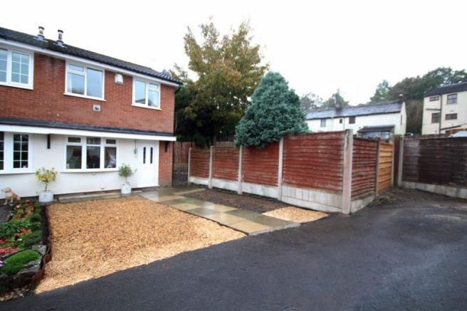 Property photo 3 of 11 External