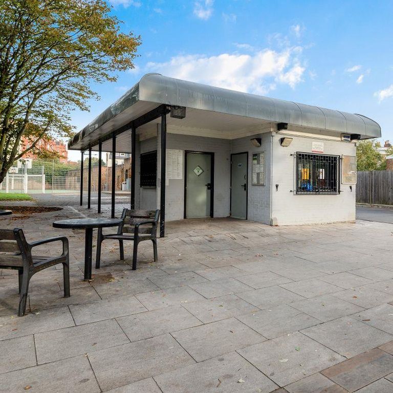 Property photo 1 of 2