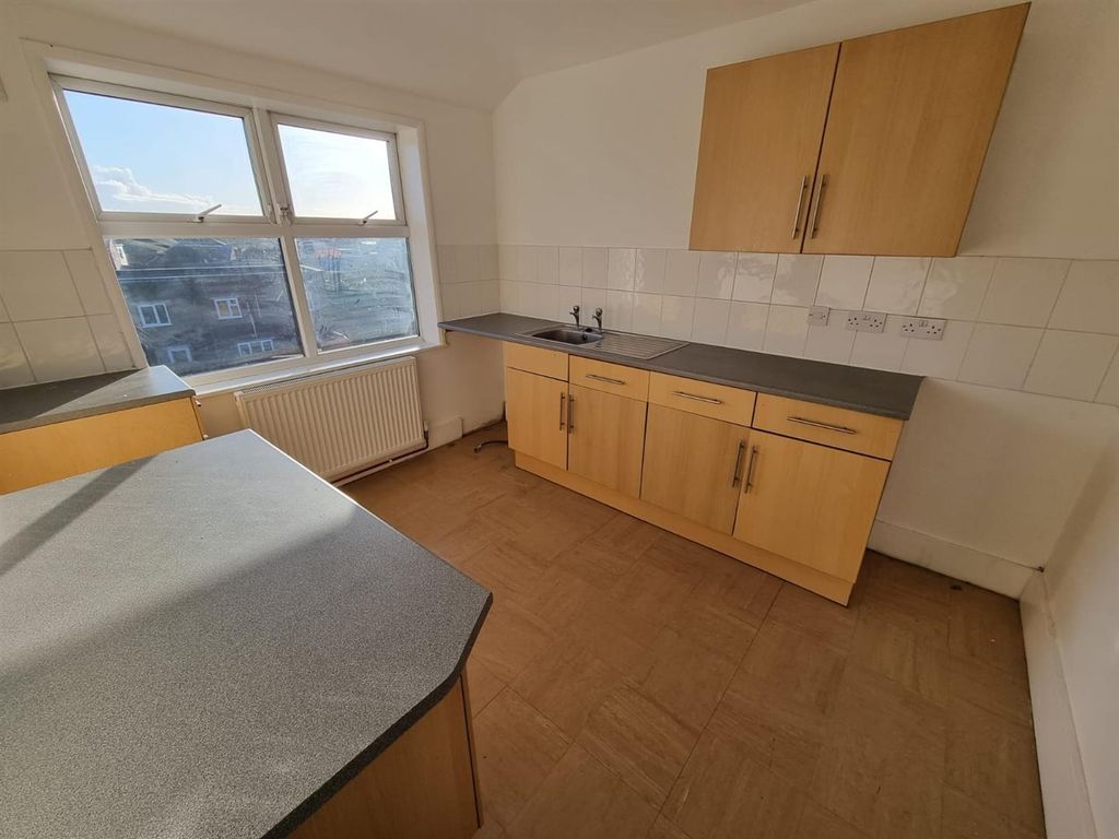 Property photo 2 of 5 Kitchen (2).Jpg