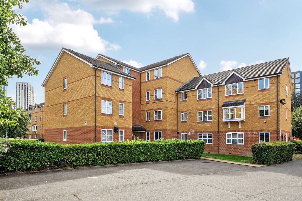 Property photo 1 of 18 1524068-2-1A0B451...