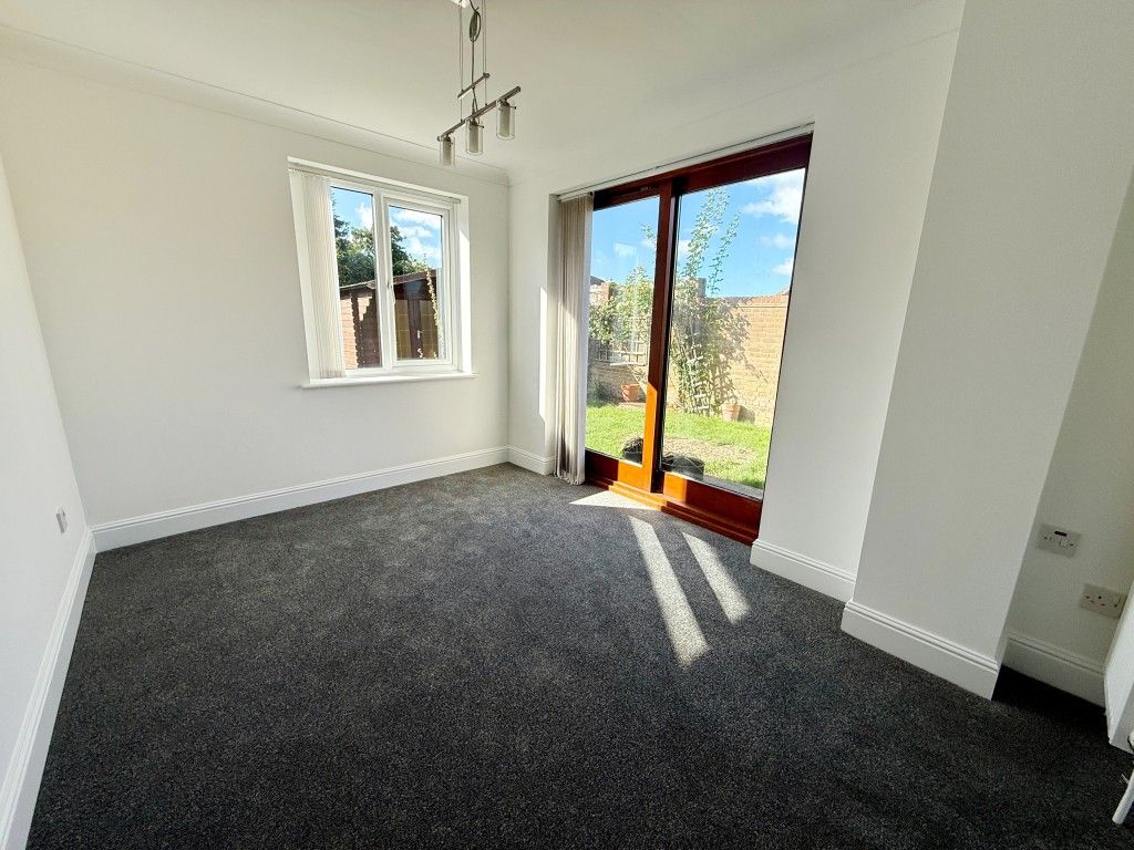 Property photo 3 of 16 Dining Room