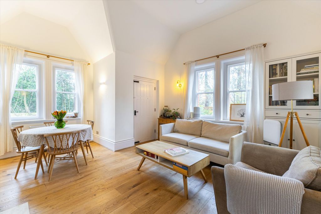 Property photo 2 of 18 Image