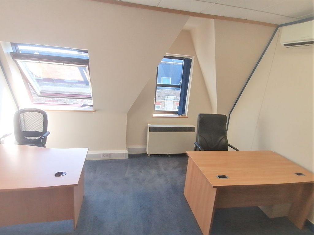 Property photo 1 of 2