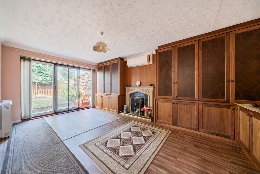 Property photo 3 of 19 1343562-10-68A83B...