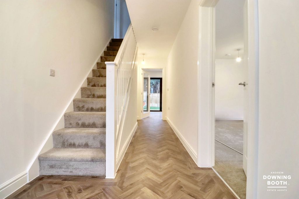 Property photo 2 of 29