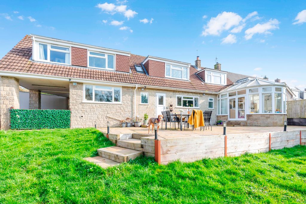 Property photo 1 of 30