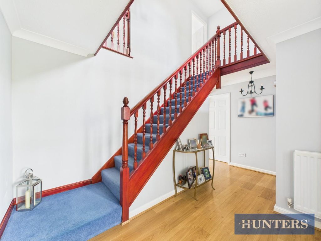 Property photo 2 of 25 Entrance Hall