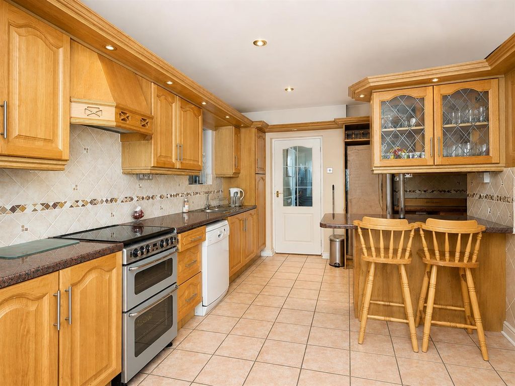 Property photo 3 of 13 Kitchen