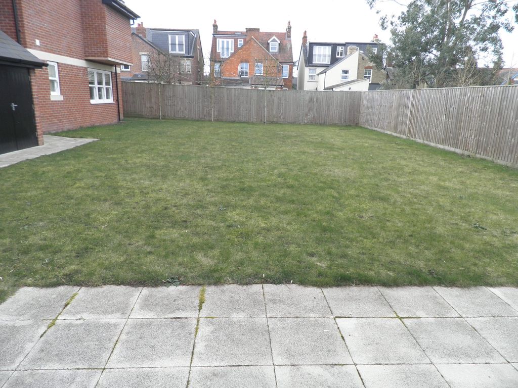 Property photo 3 of 8