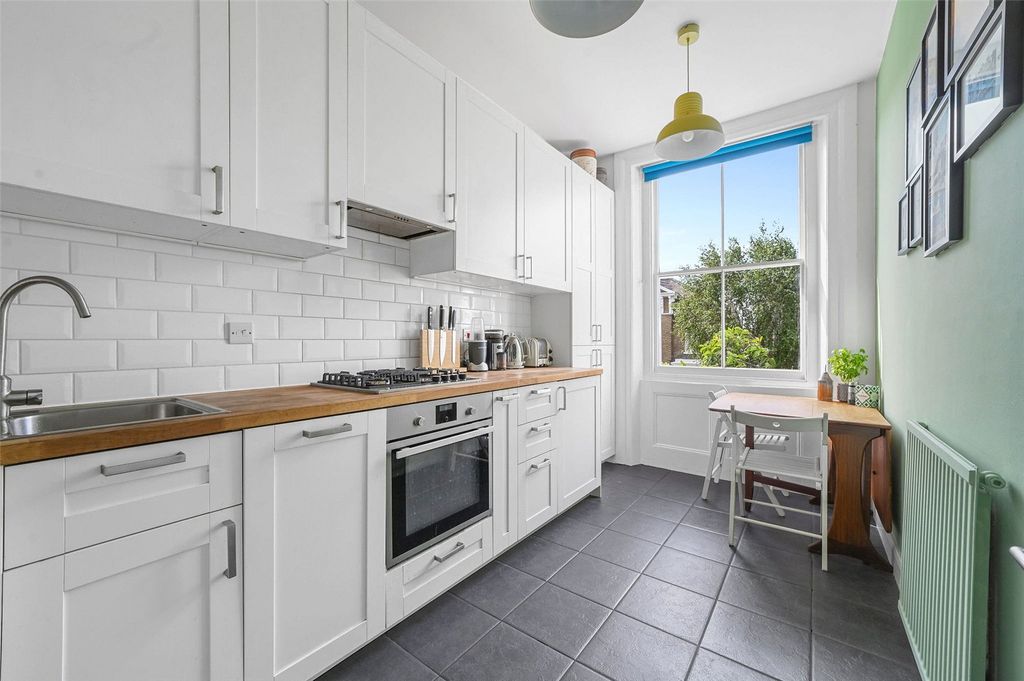 Property photo 3 of 15 Kitchen