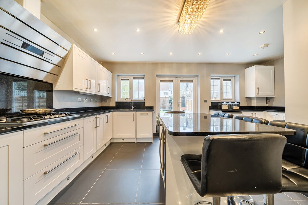 Property photo 3 of 20 1429097-11-69B304...