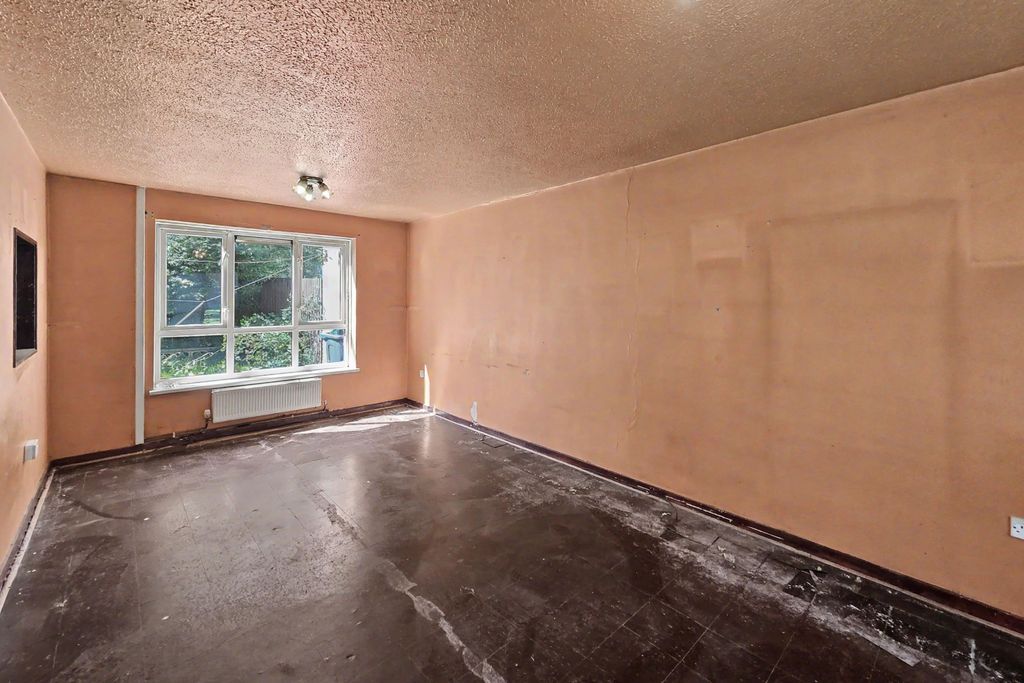 Property photo 2 of 17 66 Buckshaw Hall Close, Astley Village, Chorley, Lancashire, Pr7 1Sy