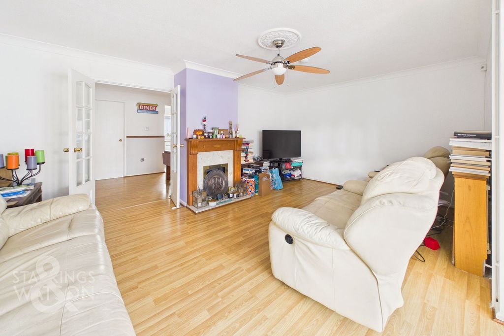 Property photo 2 of 23