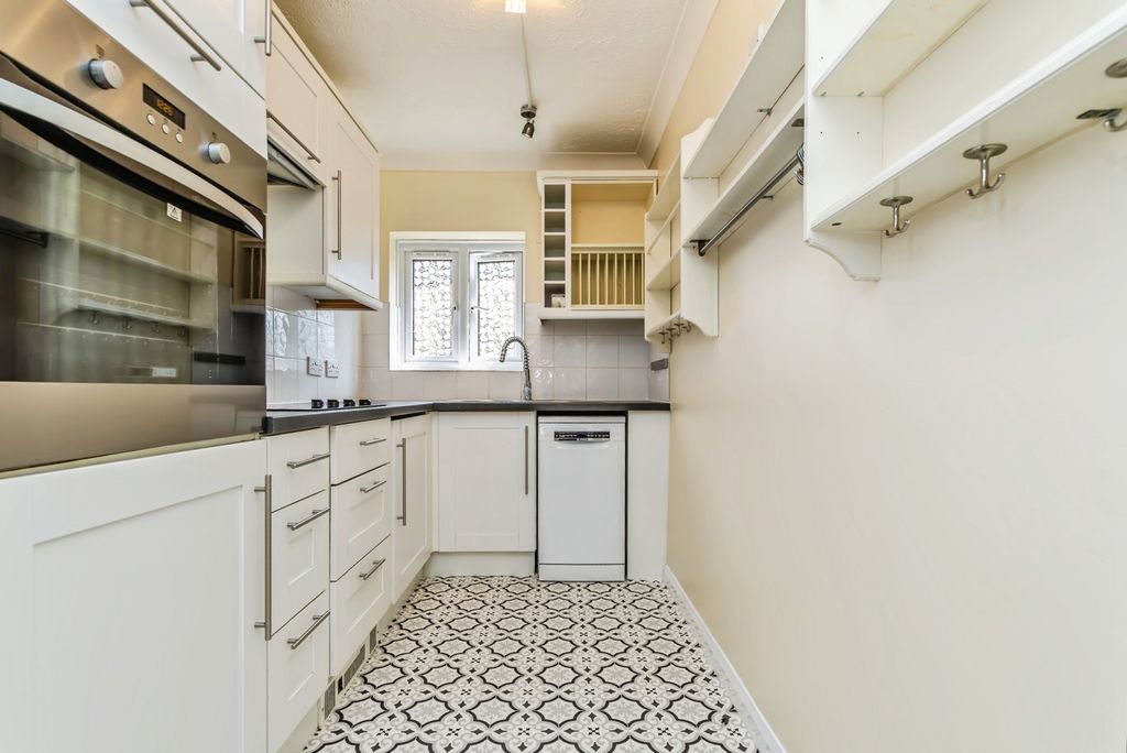 Property photo 2 of 16 Pbox-Img.Jpg