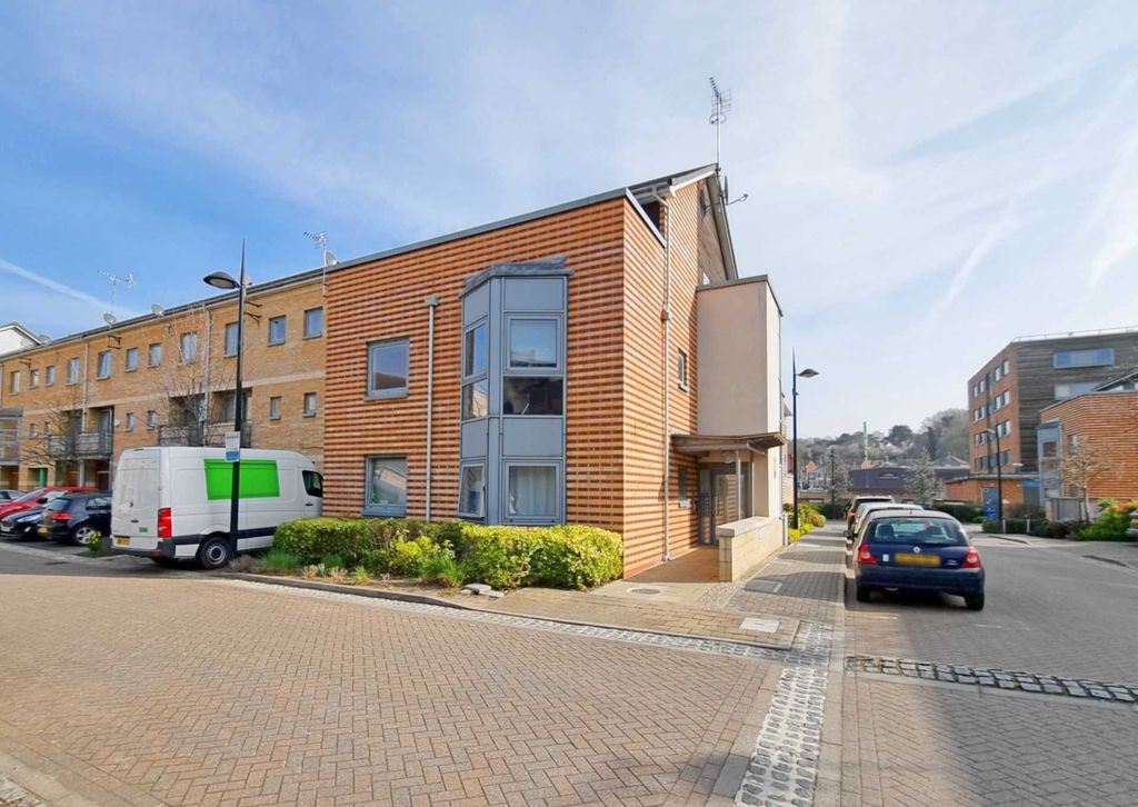 Property photo 3 of 16