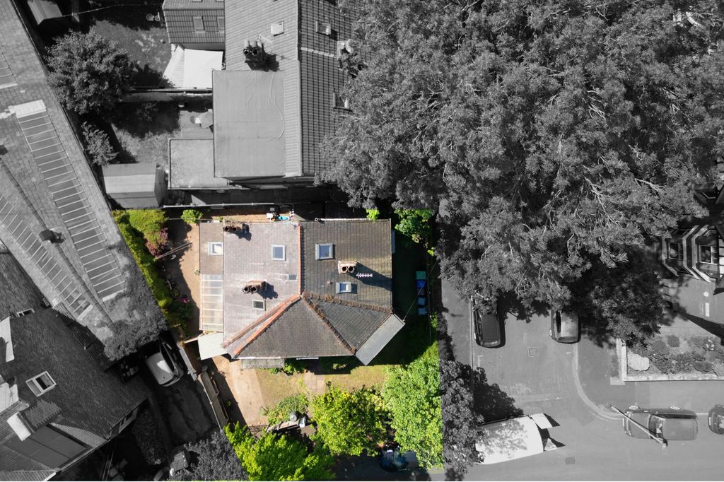 Property photo 2 of 28